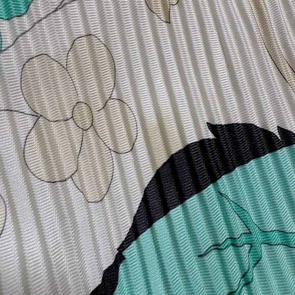 Salvatore Ferragamo Black and Blue Floral Scarf - Picture 4 of 5